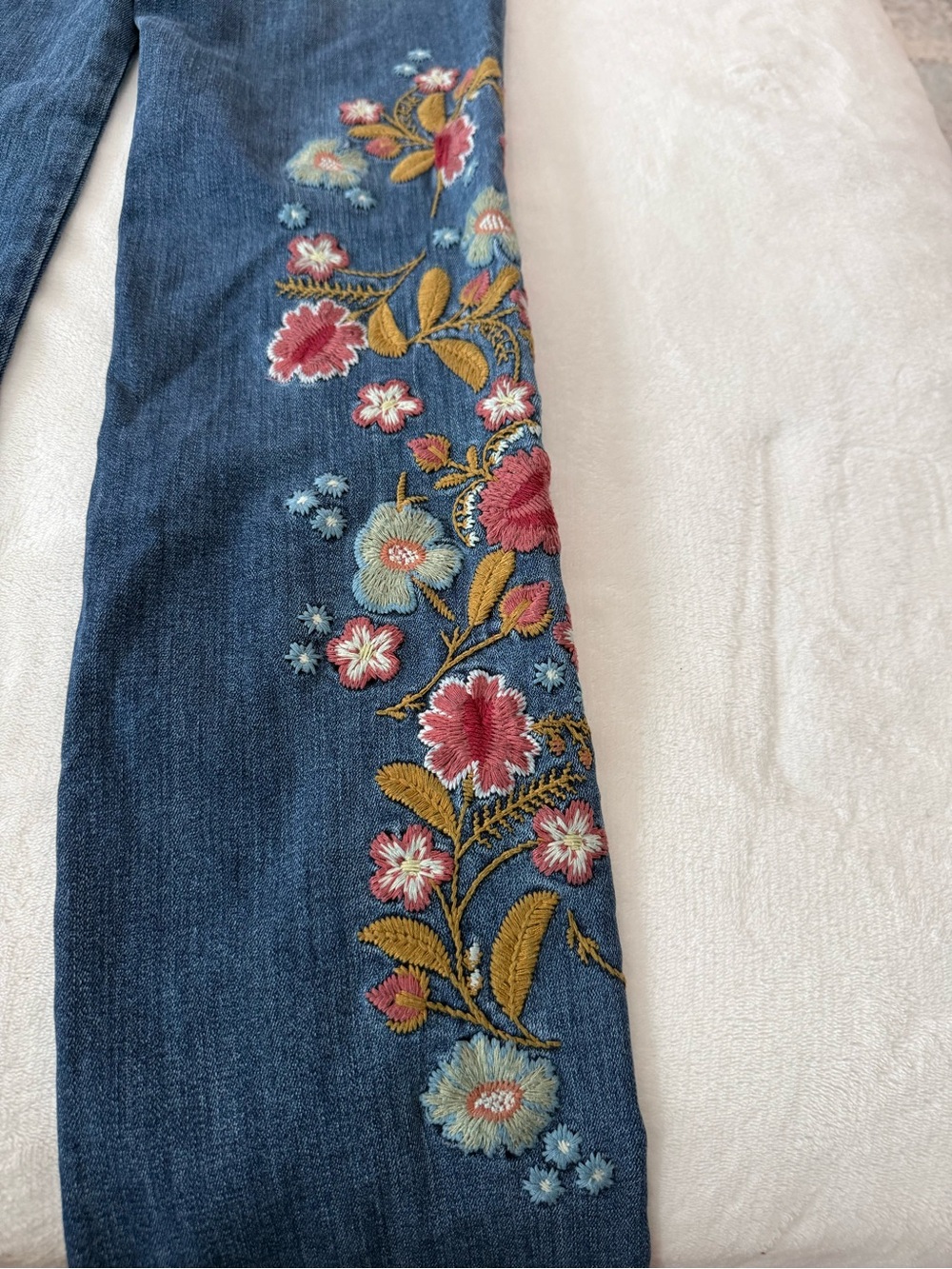 Sundance Magnolia Jeans Womens 27 Blue Floral Embroidered Straight Leg Denim E03 - Picture 8 of 10